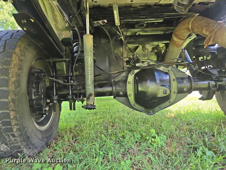 image for item EO1615 2015 Chevrolet Silverado 2500HD Crew Cab pickup truck