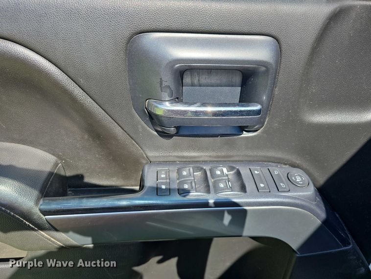 image for item EO1615 2015 Chevrolet Silverado 2500HD Crew Cab pickup truck