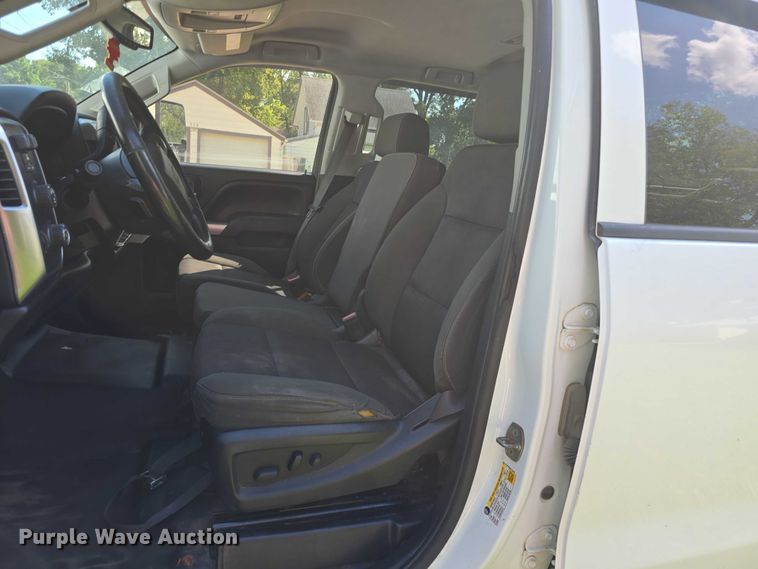 image for item EO1615 2015 Chevrolet Silverado 2500HD Crew Cab pickup truck