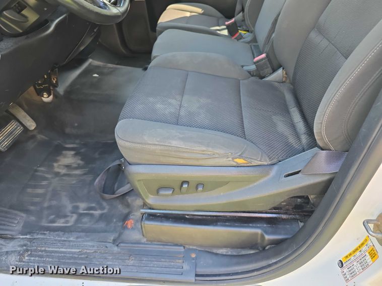 image for item EO1615 2015 Chevrolet Silverado 2500HD Crew Cab pickup truck