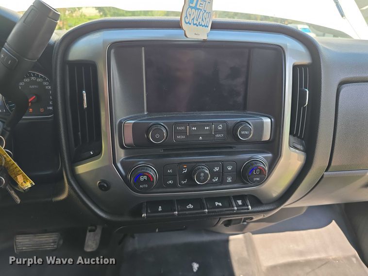 image for item EO1615 2015 Chevrolet Silverado 2500HD Crew Cab pickup truck