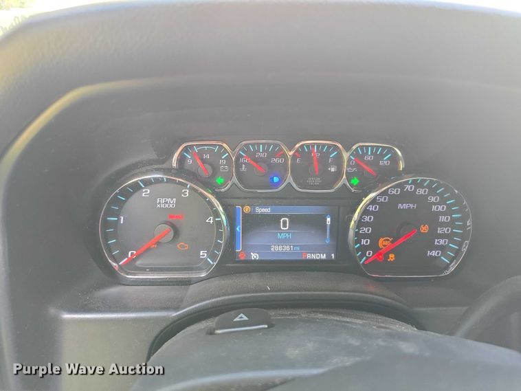 image for item EO1615 2015 Chevrolet Silverado 2500HD Crew Cab pickup truck