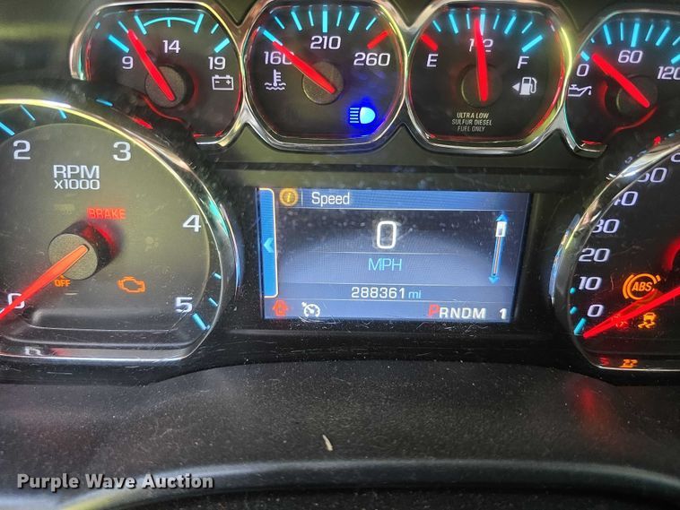 image for item EO1615 2015 Chevrolet Silverado 2500HD Crew Cab pickup truck