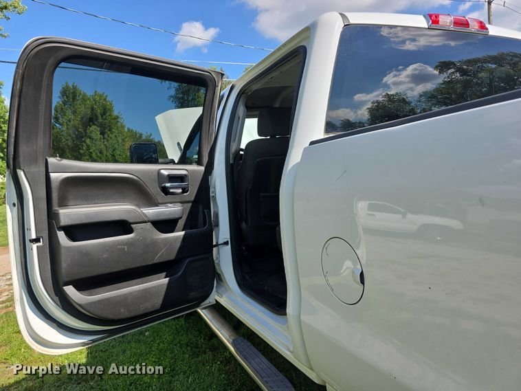 image for item EO1615 2015 Chevrolet Silverado 2500HD Crew Cab pickup truck