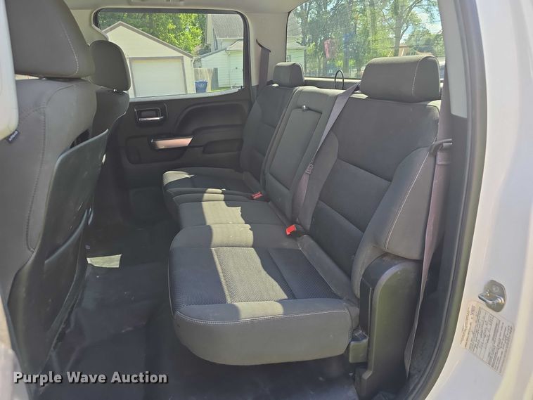 image for item EO1615 2015 Chevrolet Silverado 2500HD Crew Cab pickup truck