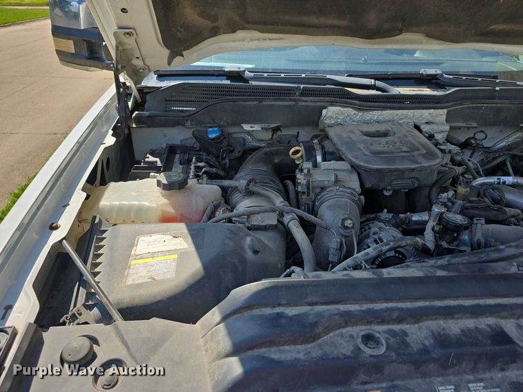 image for item EO1615 2015 Chevrolet Silverado 2500HD Crew Cab pickup truck