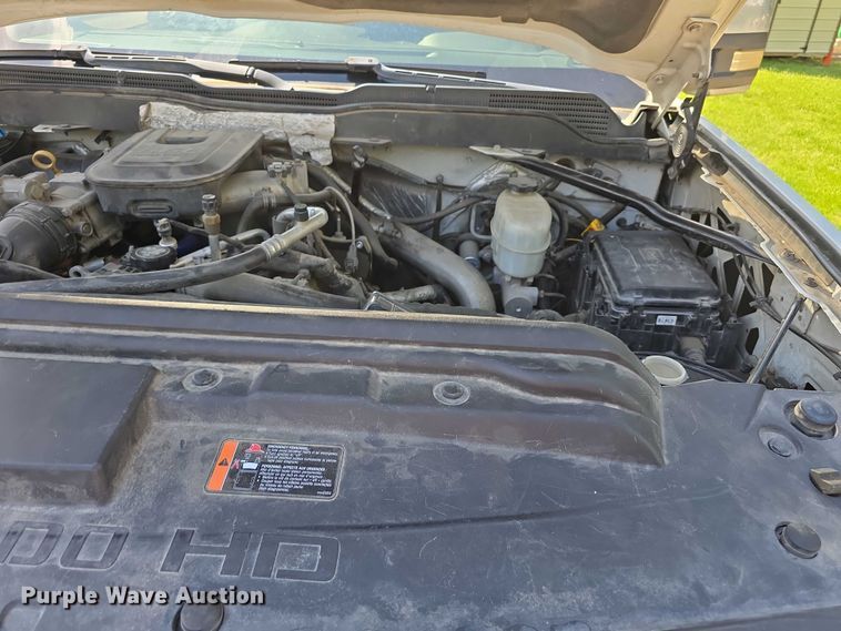 image for item EO1615 2015 Chevrolet Silverado 2500HD Crew Cab pickup truck