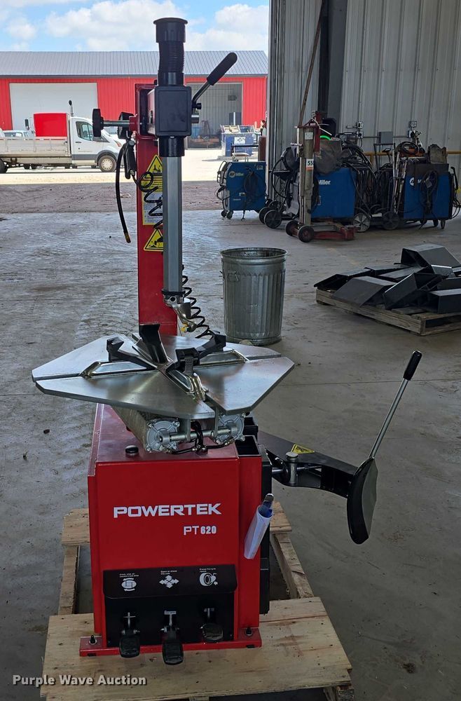 image for item EO1628 Powertek PT620 tire machine