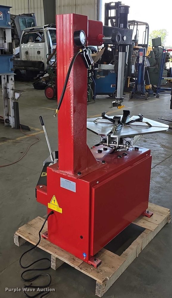 image for item EO1628 Powertek PT620 tire machine