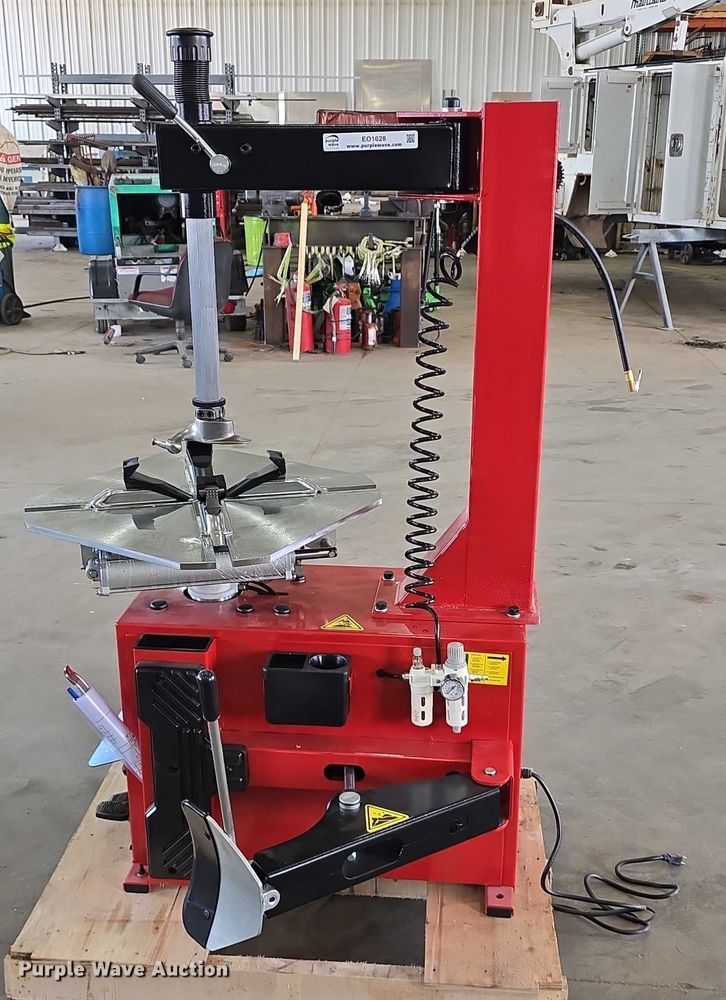 image for item EO1628 Powertek PT620 tire machine