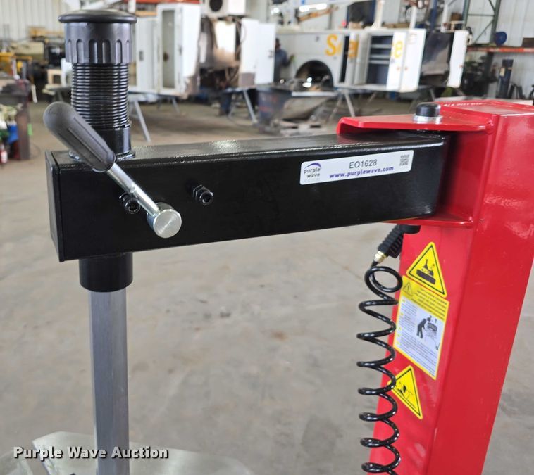 image for item EO1628 Powertek PT620 tire machine