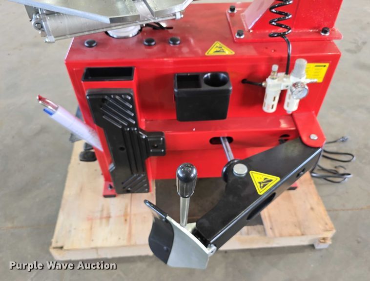 image for item EO1628 Powertek PT620 tire machine