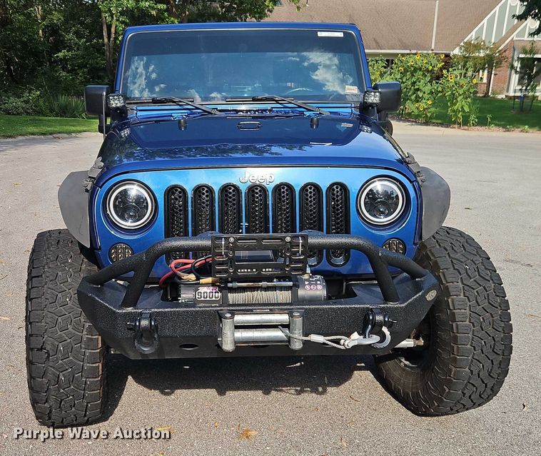 image for item EO4600 2010 Jeep Wrangler SUV