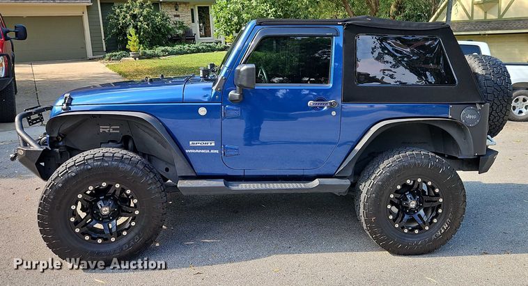 image for item EO4600 2010 Jeep Wrangler SUV