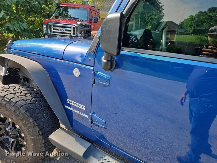 image for item EO4600 2010 Jeep Wrangler SUV