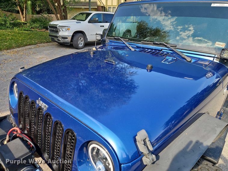 image for item EO4600 2010 Jeep Wrangler SUV