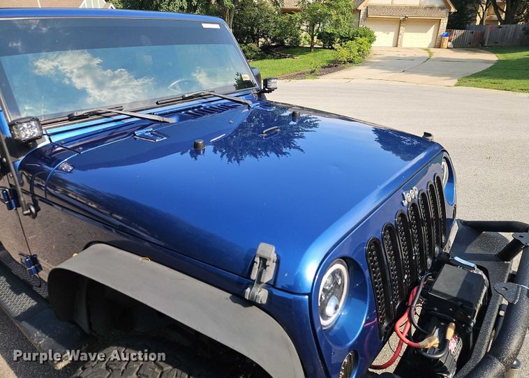 image for item EO4600 2010 Jeep Wrangler SUV