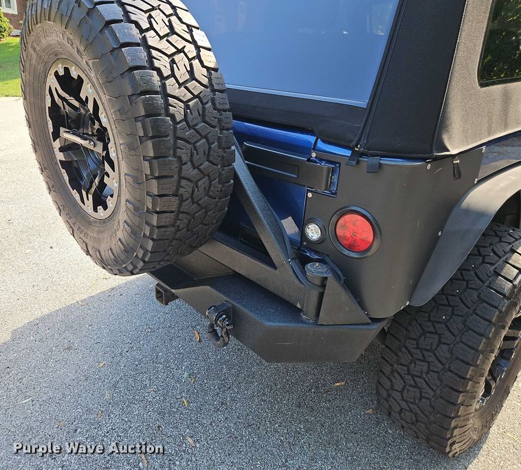 image for item EO4600 2010 Jeep Wrangler SUV