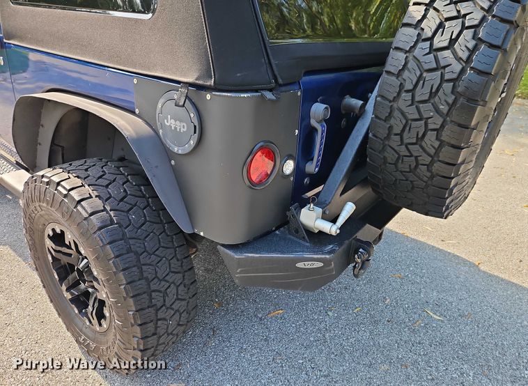 image for item EO4600 2010 Jeep Wrangler SUV