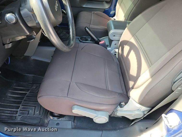 image for item EO4600 2010 Jeep Wrangler SUV