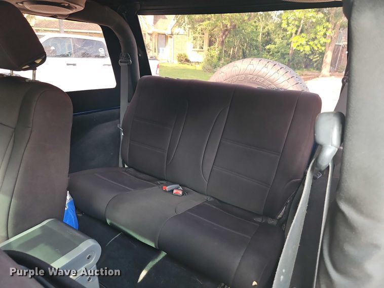 image for item EO4600 2010 Jeep Wrangler SUV