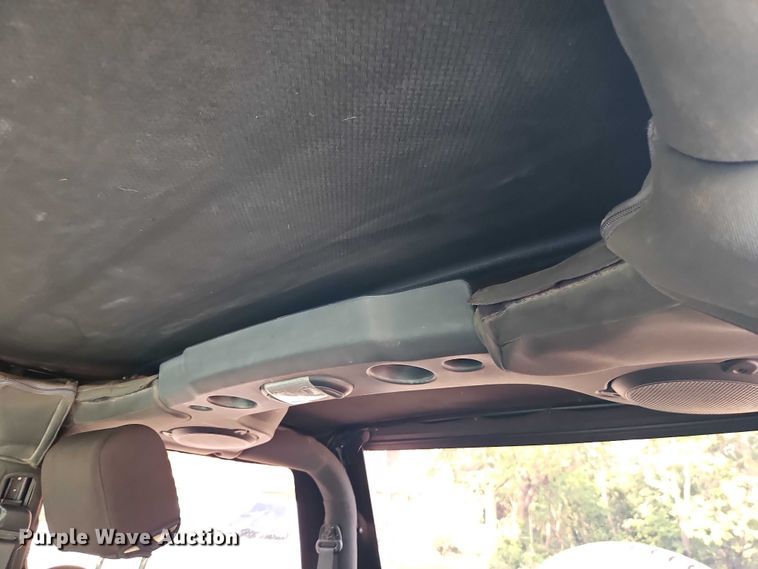 image for item EO4600 2010 Jeep Wrangler SUV