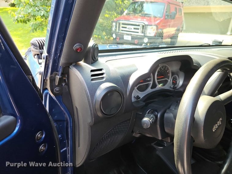 image for item EO4600 2010 Jeep Wrangler SUV