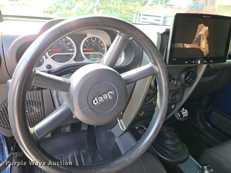 image for item EO4600 2010 Jeep Wrangler SUV