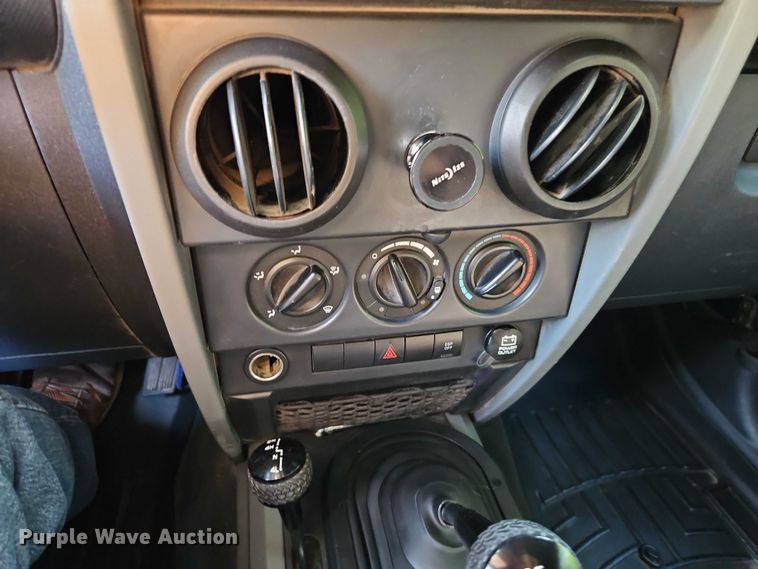 image for item EO4600 2010 Jeep Wrangler SUV