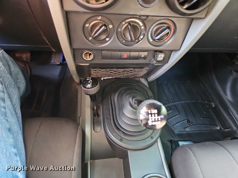 image for item EO4600 2010 Jeep Wrangler SUV