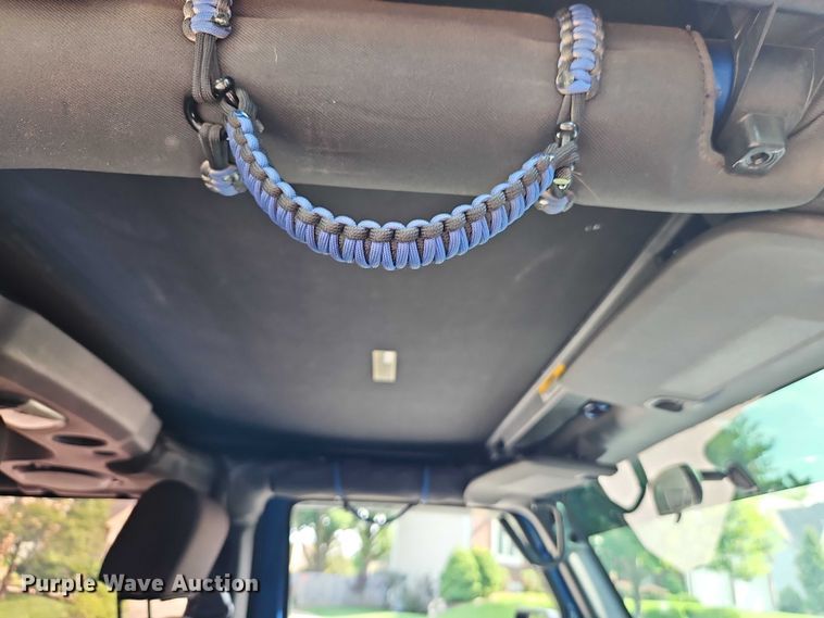 image for item EO4600 2010 Jeep Wrangler SUV