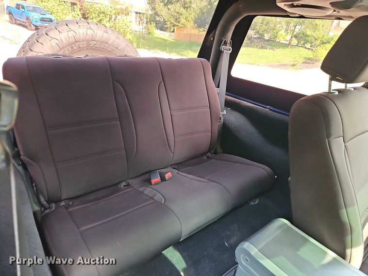 image for item EO4600 2010 Jeep Wrangler SUV