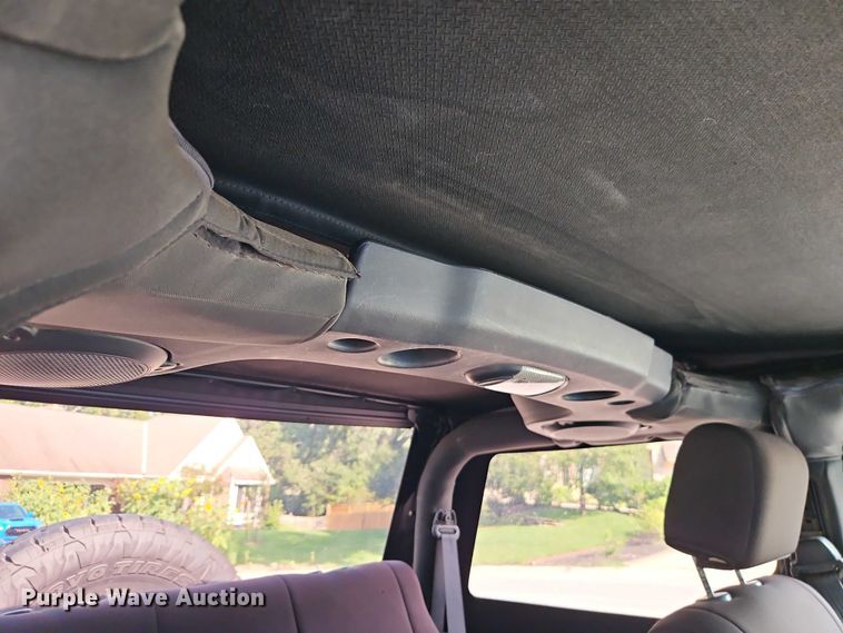 image for item EO4600 2010 Jeep Wrangler SUV