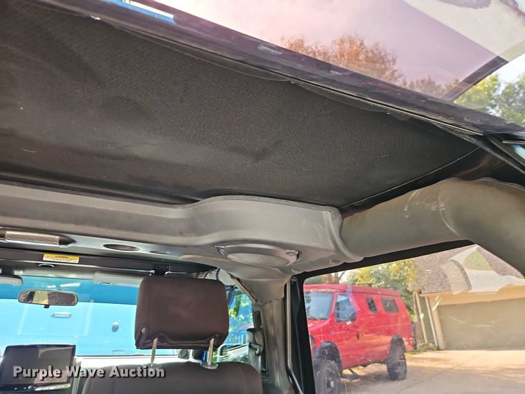 image for item EO4600 2010 Jeep Wrangler SUV