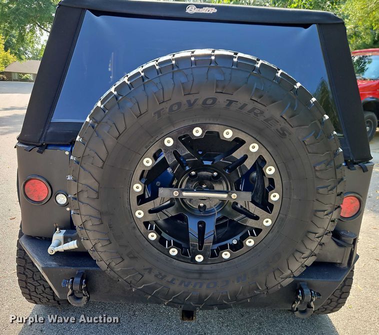 image for item EO4600 2010 Jeep Wrangler SUV