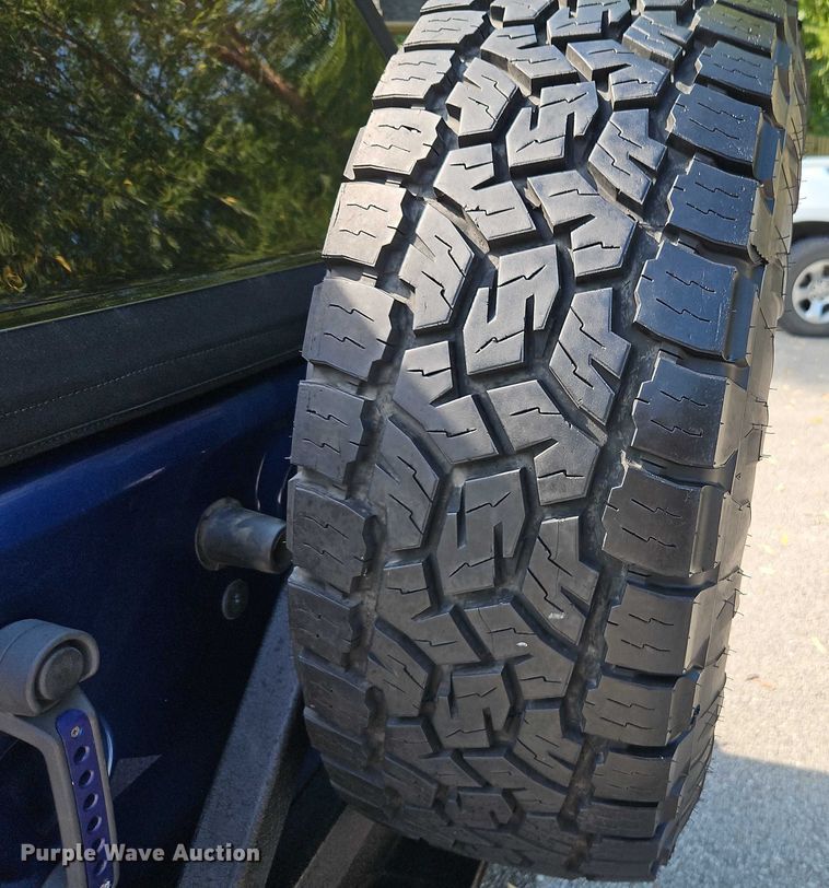 image for item EO4600 2010 Jeep Wrangler SUV