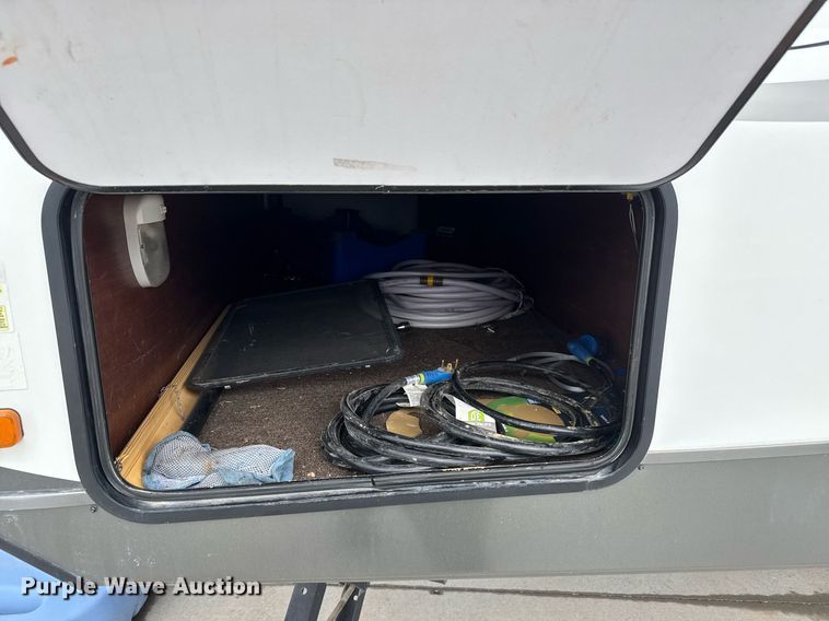 image for item EQ1487 2015 Evergreen I-GO camper