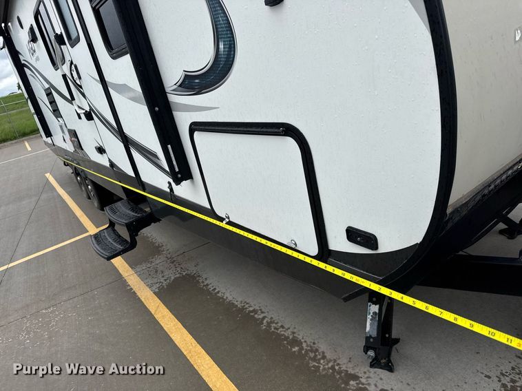 image for item EQ1487 2015 Evergreen I-GO camper