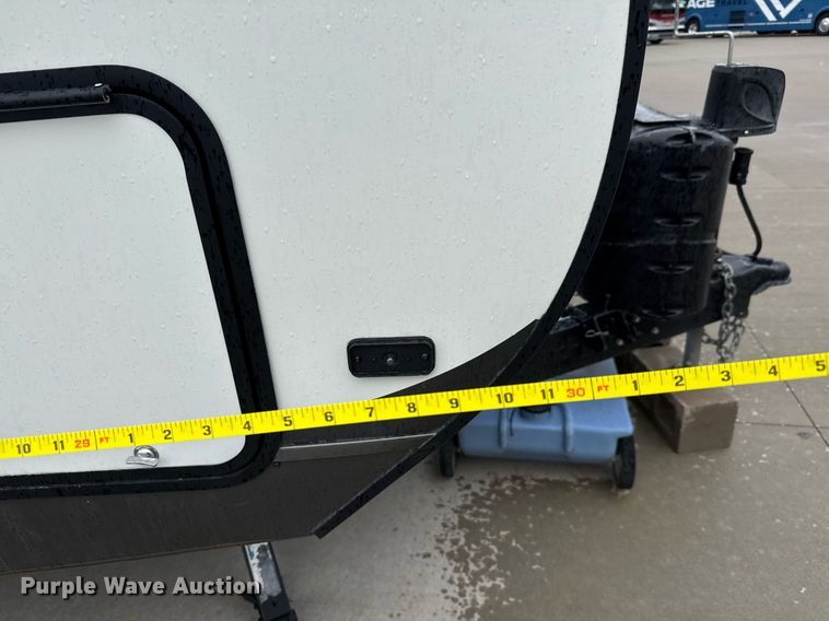 image for item EQ1487 2015 Evergreen I-GO camper