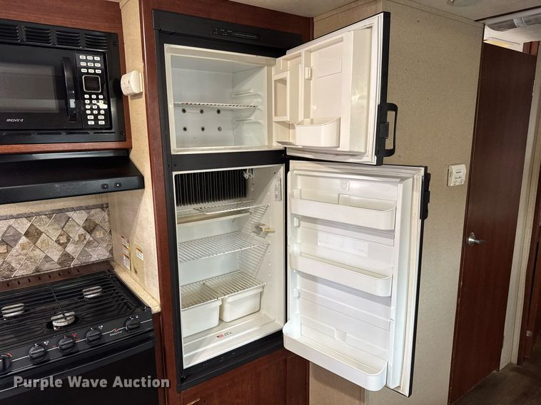 image for item EQ1487 2015 Evergreen I-GO camper