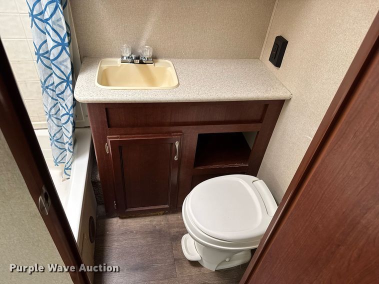 image for item EQ1487 2015 Evergreen I-GO camper