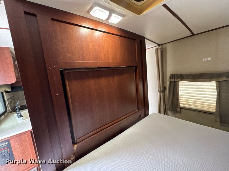 image for item EQ1487 2015 Evergreen I-GO camper