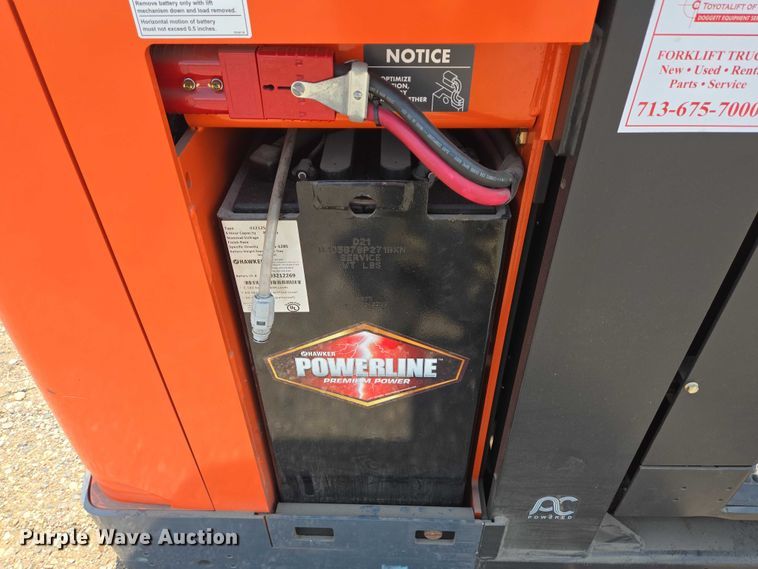 image for item EQ4117 2021 Toyota 8BPUE15 order picker