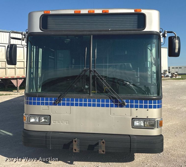 image for item ER2089 2009 Gillig G27E102N2 shuttle bus