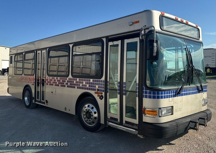 image for item ER2089 2009 Gillig G27E102N2 shuttle bus