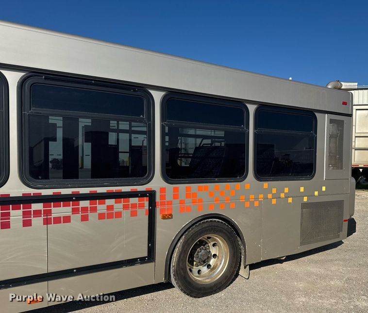 image for item ER2089 2009 Gillig G27E102N2 shuttle bus