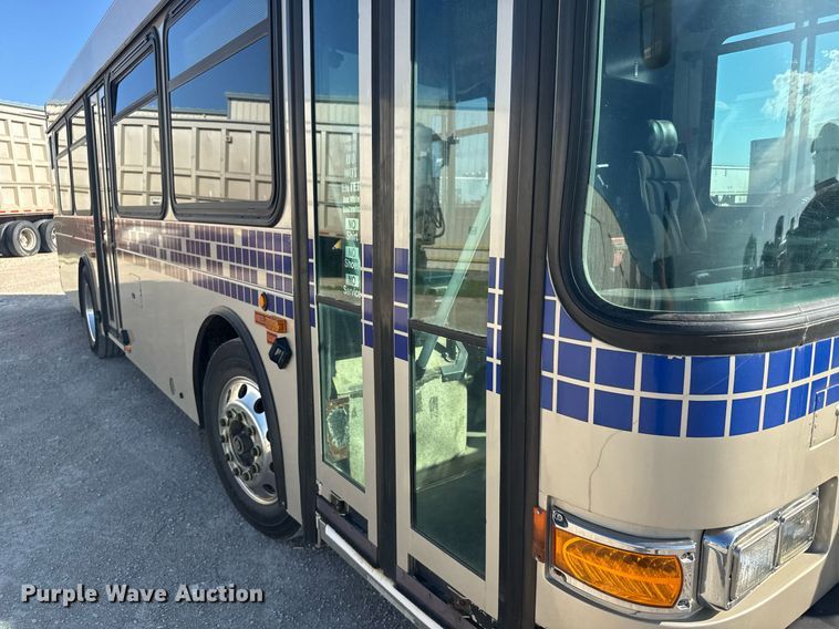 image for item ER2089 2009 Gillig G27E102N2 shuttle bus