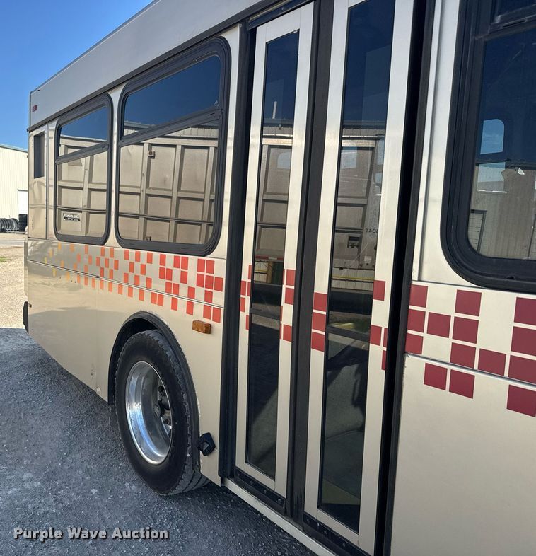 image for item ER2089 2009 Gillig G27E102N2 shuttle bus