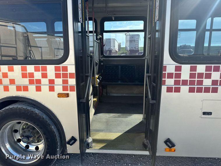 image for item ER2089 2009 Gillig G27E102N2 shuttle bus