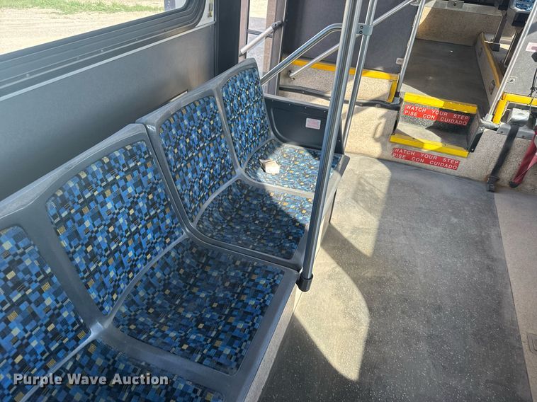 image for item ER2089 2009 Gillig G27E102N2 shuttle bus